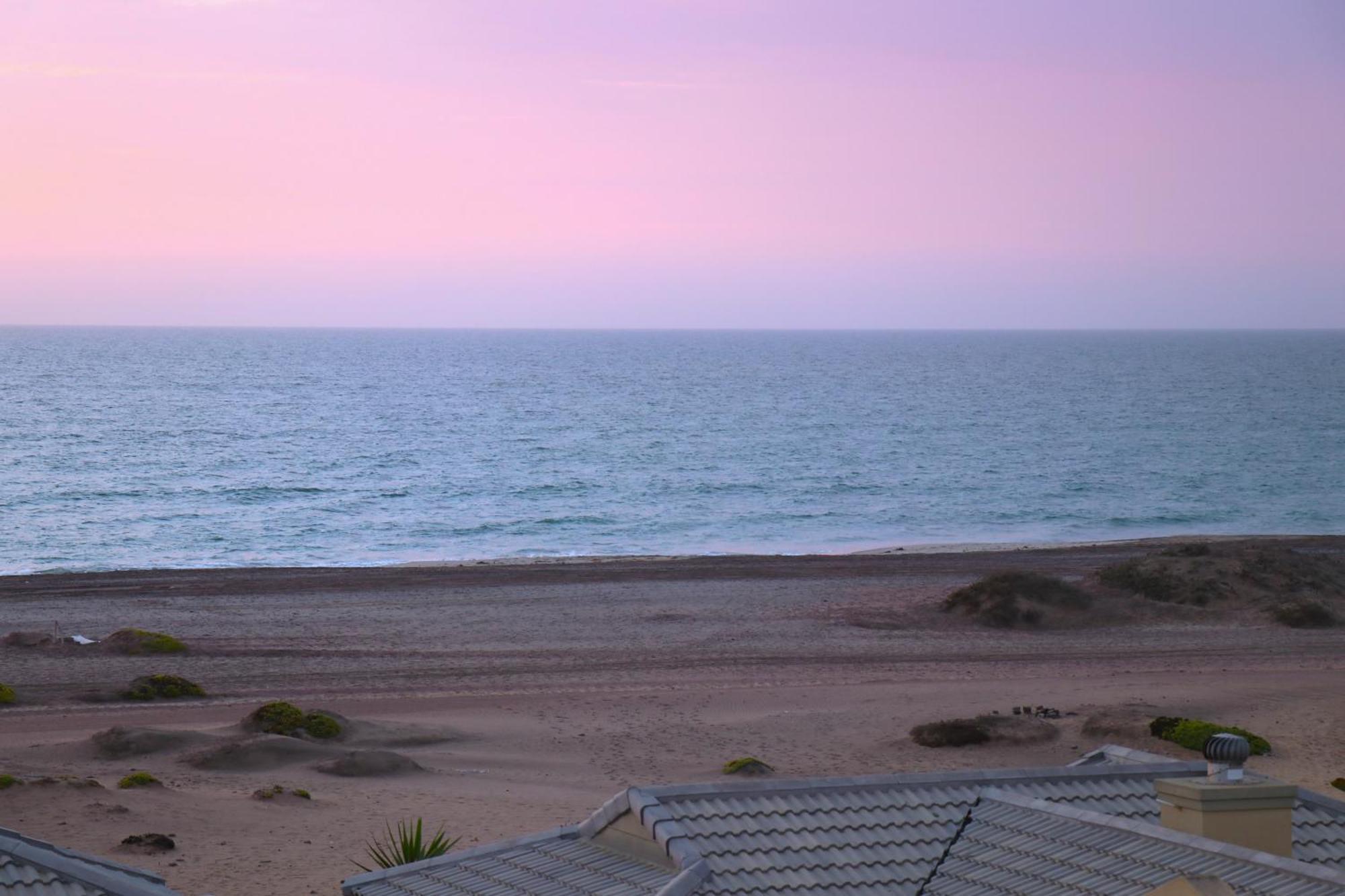 Dolphin Beach Self Catering Unit Walvis Bay Exterior foto